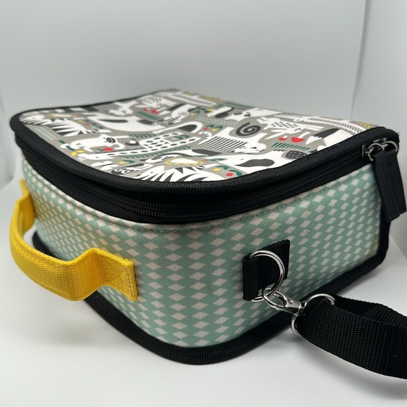 Petit Collage‎ Insulated Eco-Friendly Animal Print Lunch Box with Strap - Picture 5 of 13